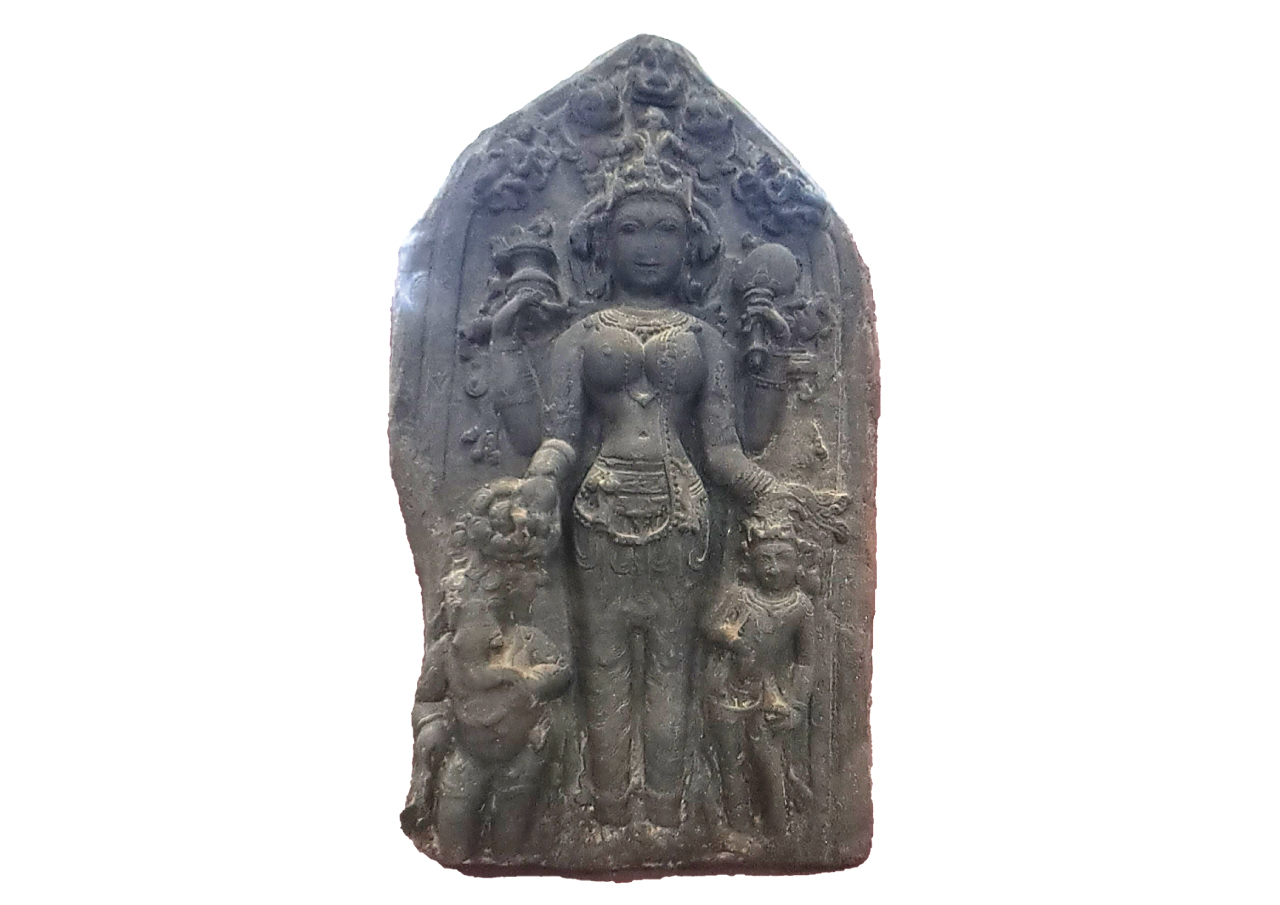 উপকরণ: আগ্নেয় শিলাজাত পাথর, সময়: আনুমানিক ১০-১১ শতাব্দী (?), প্রাপ্তিস্থান: চণ্ডিমুড়া মন্দিরের নিকটবর্তী স্থান, লালমাই পাহাড়, কুমিল্লা