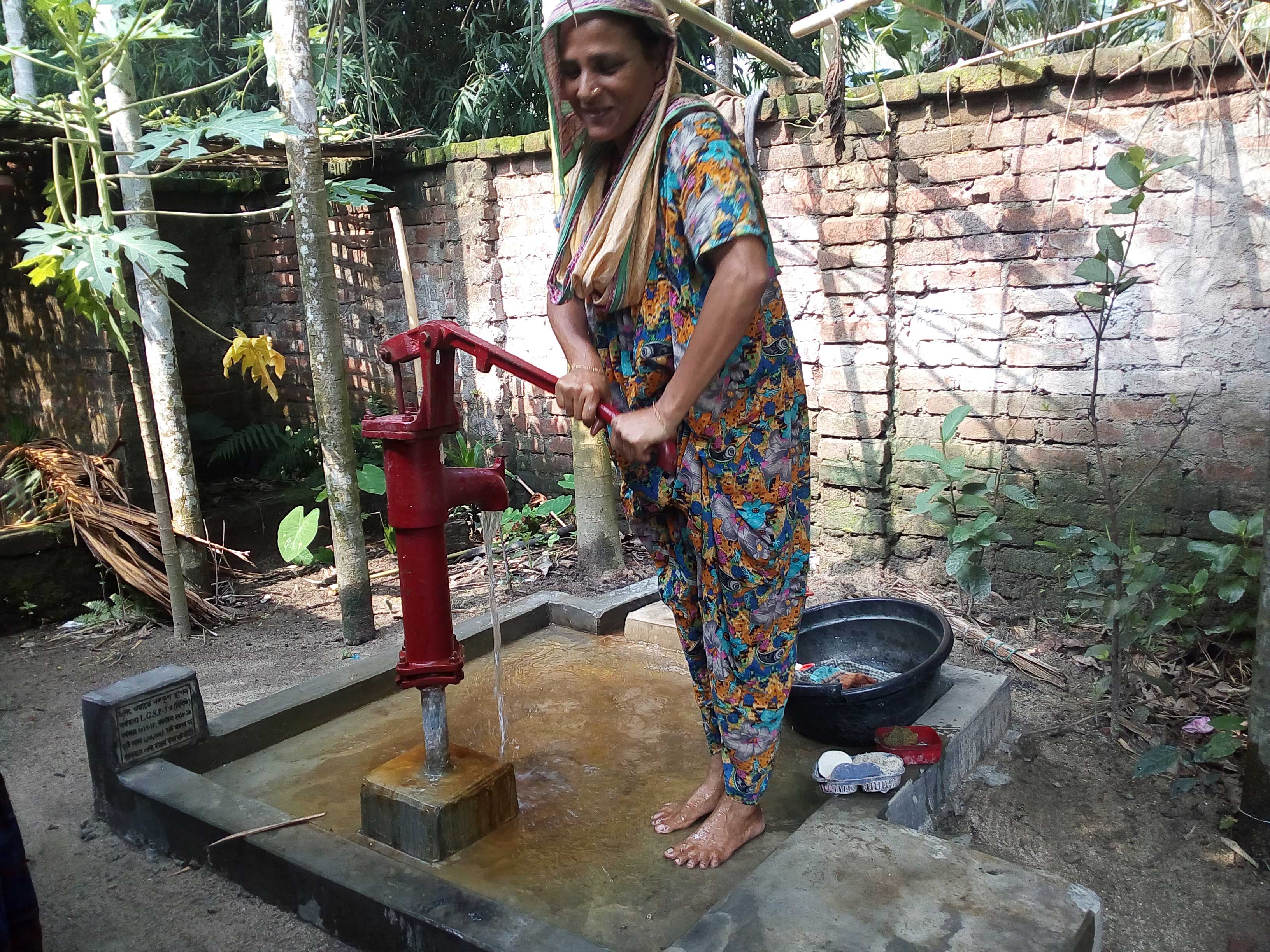 লাকী আক্তার
