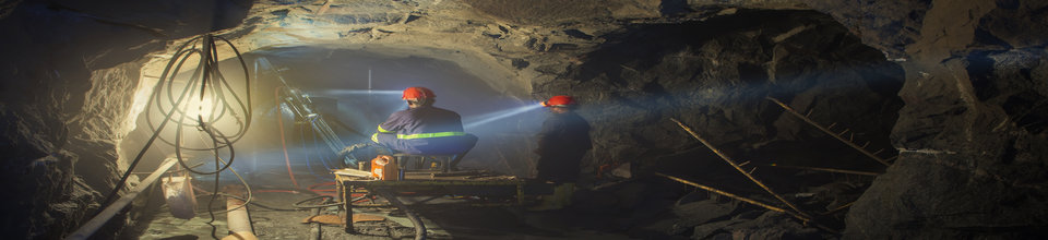 আন্ডারগ্রাউন্ড টানেল