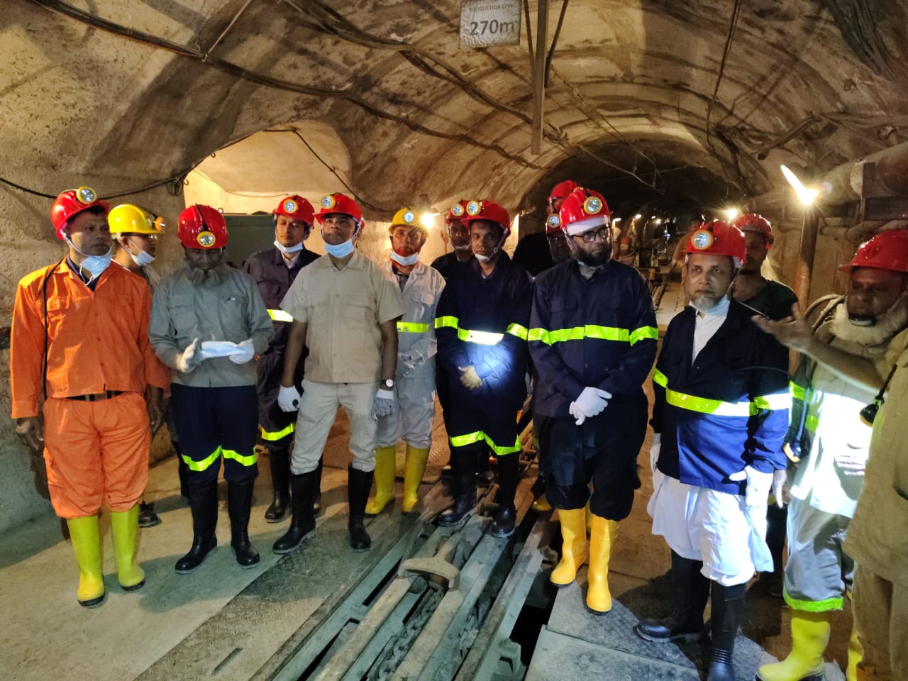 এমজিএমসিএল এর খনি পরিদর্শনের সময় ।