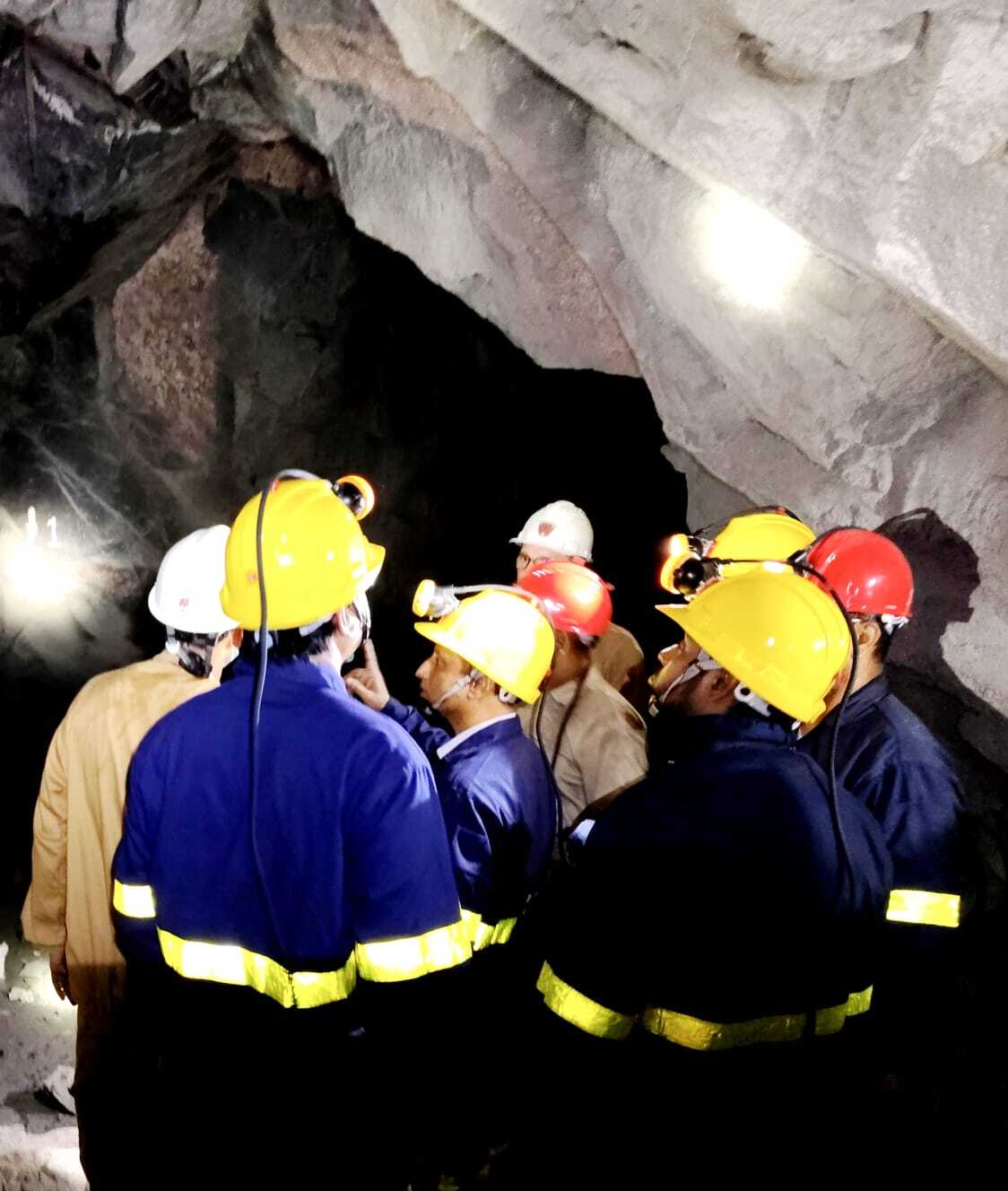 ভূগর্ভস্থ  স্থাপনাসমূহ পরিদর্শন