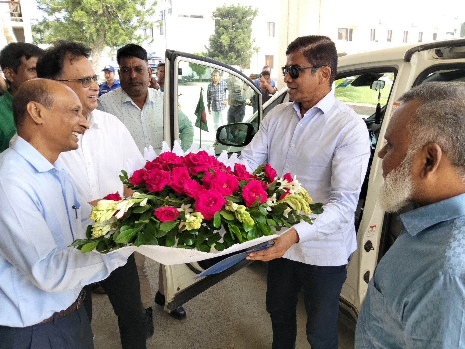 গণপ্রজাতন্ত্রী বাংলাদেশ সরকারের পানি সম্পদ মন্ত্রণালয়ের প্রতিমন্ত্রী জনাব ফরহাদ হোসেন আজাদ, এমপি গত ১১ অক্টোবর ২০২৬ তারিখে মধ্যপাড়া গ্রানাইট মাইনিং কোম্পানী লিমিটেড পরিদর্শন করেন।