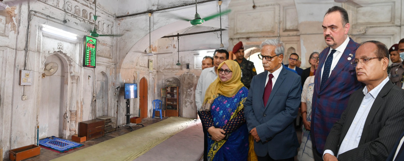 সংস্কৃতি বিষয়ক মন্ত্রী নিতাই রায় চৌধুরী ঢাকা বিশ্ববিদ্যালয় এলাকায় অবস্থিত মুঘল আমলে নির্মিত মুসা খান মসজিদের সংস্কার কাজের জন্য যুক্তরাষ্ট্র দূতাবাসের অ্যাম্বাসেডর ফান্ড ঘোষণা অনুষ্ঠানের প্রাক্কালে মসজিদটি পরিদর্শন করেন (মঙ্গলবার, ৩১ মার্চ ২০২৬)।