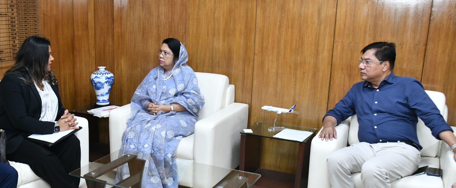 বেসামরিক বিমান পরিবহন ও পর্যটন মন্ত্রণালয়ের মাননীয় মন্ত্রী ও প্রতিমন্ত্রীর সঙ্গে বাংলাদেশে নিযুক্ত মালদ্বীপের রাষ্ট্রদূত এর সৌজন্য সাক্ষাৎ