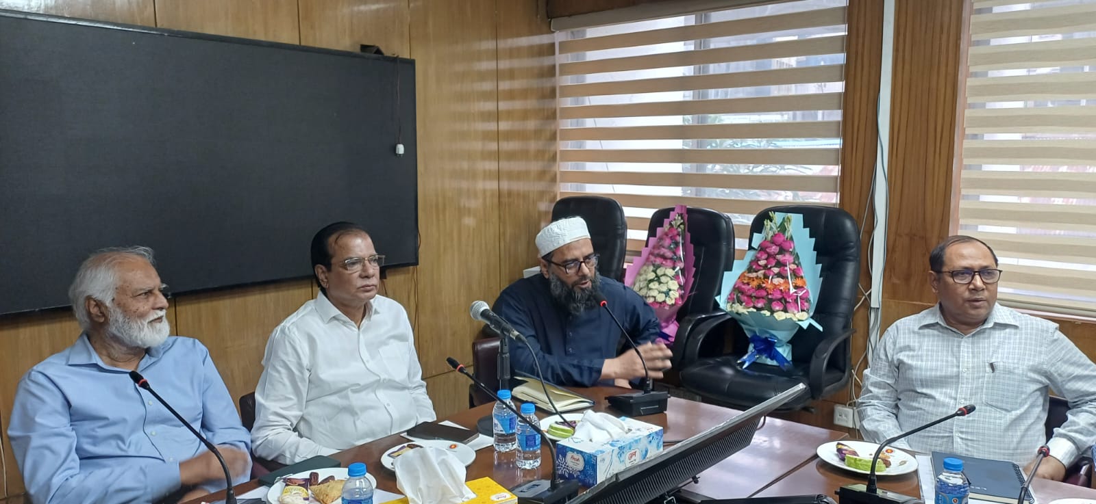 মাননীয় মন্ত্রী, প্রতিমন্ত্রী এবং সচিব মহোদয়