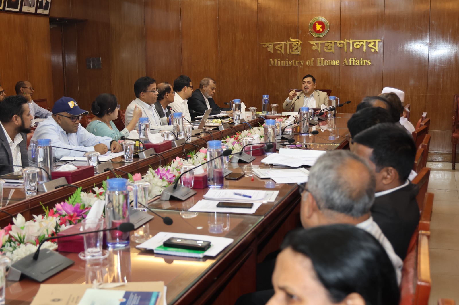 ২৫ ফেব্রুয়ারি ২০২৫ তারিখে সুরক্ষা সেবা বিভাগের কর্মকর্তাদের সাথে মাসিক এবং অধিদপ্তরসমূহের সাথে সমন্বয় সভা স্বরাষ্ট্র মন্ত্রণালয়ের সম্মেলন কক্ষে অনুষ্ঠিত হয়েছে। উক্ত সভায় সভাপতিত্ব করেন স্বরাষ্ট্র মন্ত্রণালয়ের সিনিয়র সচিব জনাব নাসিমুল গনি।