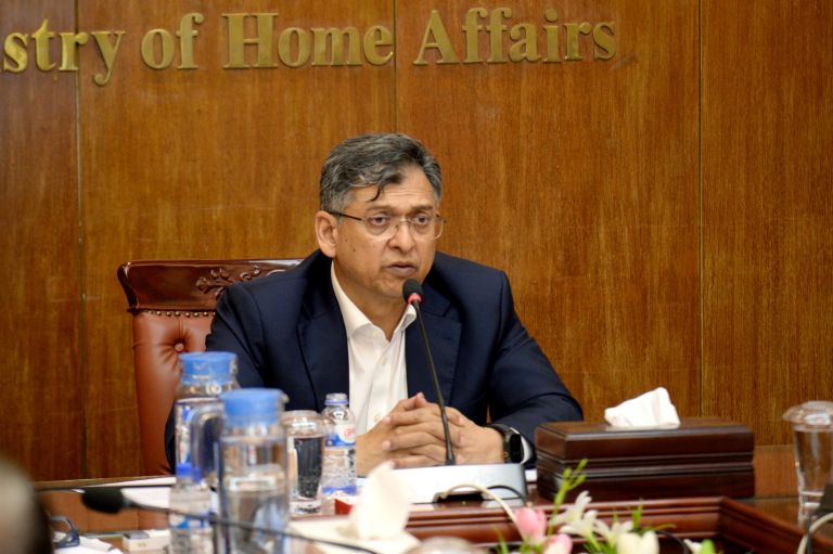 ১৮ ফেব্রুয়ারি ২০২৬ তারিখে নবনিযুক্ত স্বরাষ্ট্রমন্ত্রী সালাহউদ্দিন আহমদ এমপি মন্ত্রণালয়ের কর্মকর্তাদের সঙ্গে পরিচিতি ও মতবিনিময় সভায় অংশগ্রহণ করেন।