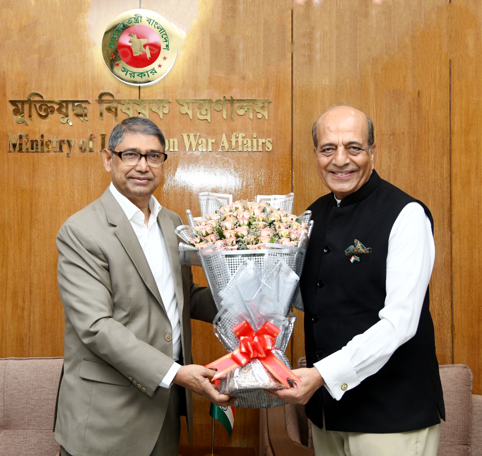 মুক্তিযুদ্ধ বিষয়ক মাননীয় মন্ত্রী জনাব আহমেদ আযম খান এমপি-এর সাথে ভারতীয় হাই কমিশনার শ্রী দীনেশ ত্রিবেদী আজ সৌজন্য সাক্ষাৎ করেন। তারিখ: ৩০ সেপ্টেম্বর ২০২৬