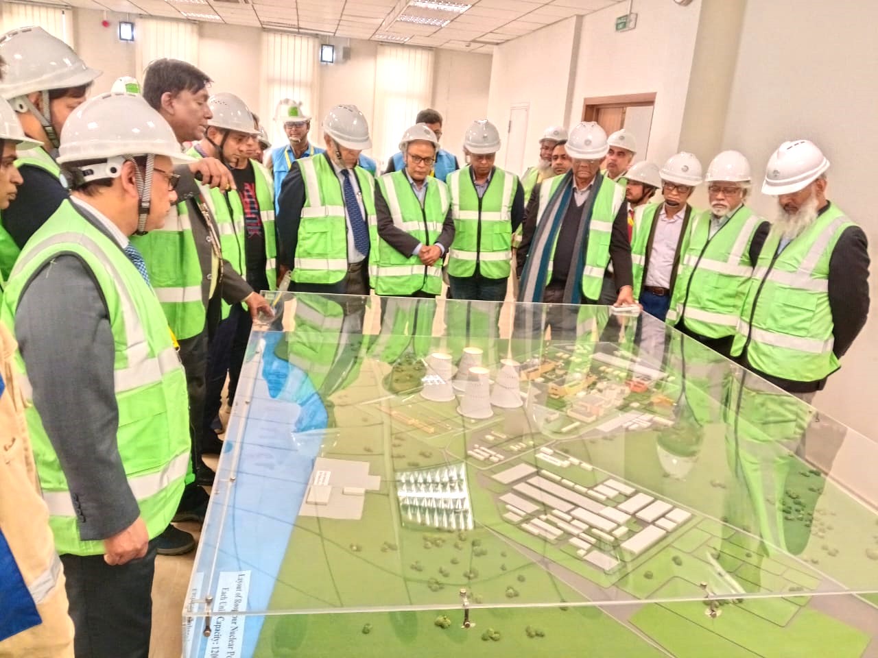 নির্মাণ কাজের অগ্রগতি তদারকি করতে সম্প্রতি রূপপুরে পারমাণবিক বিদ্যুৎ নির্মাণ প্রকল্প পরিদর্শন করেন সরকারের উচ্চ পর্যায়ের একটি প্রতিনিধি দল