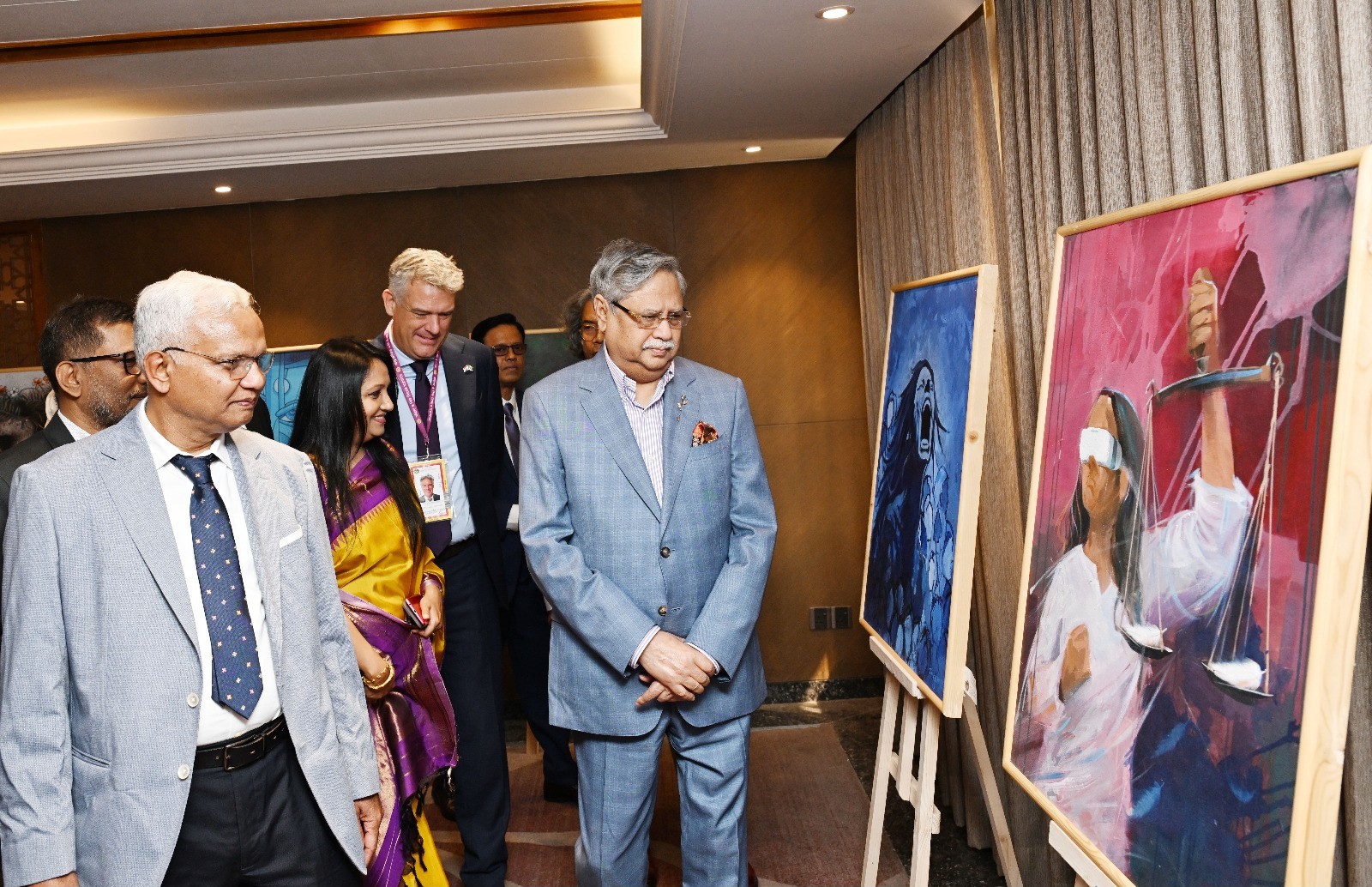 মহামান্য রাষ্ট্রপতি মোঃ সাহাবুদ্দিন ‘আন্তর্জাতিক নারী দিবস ২০২৬’ উদযাপন ও ‘শ্রেষ্ঠ অদম্য নারী’ সম্মাননা প্রদান অনুষ্ঠান উপলক্ষ্যে ‘সমতার জন্য শিল্প’ প্রদর্শনী পরিদর্শন করেন
