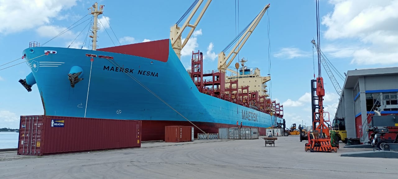 পদ্মা সেতু চালু হওয়ায় মোংলা বন্দর দিয়ে ঢাকার গার্মেন্টস পন্য রপ্তানি শুরু’