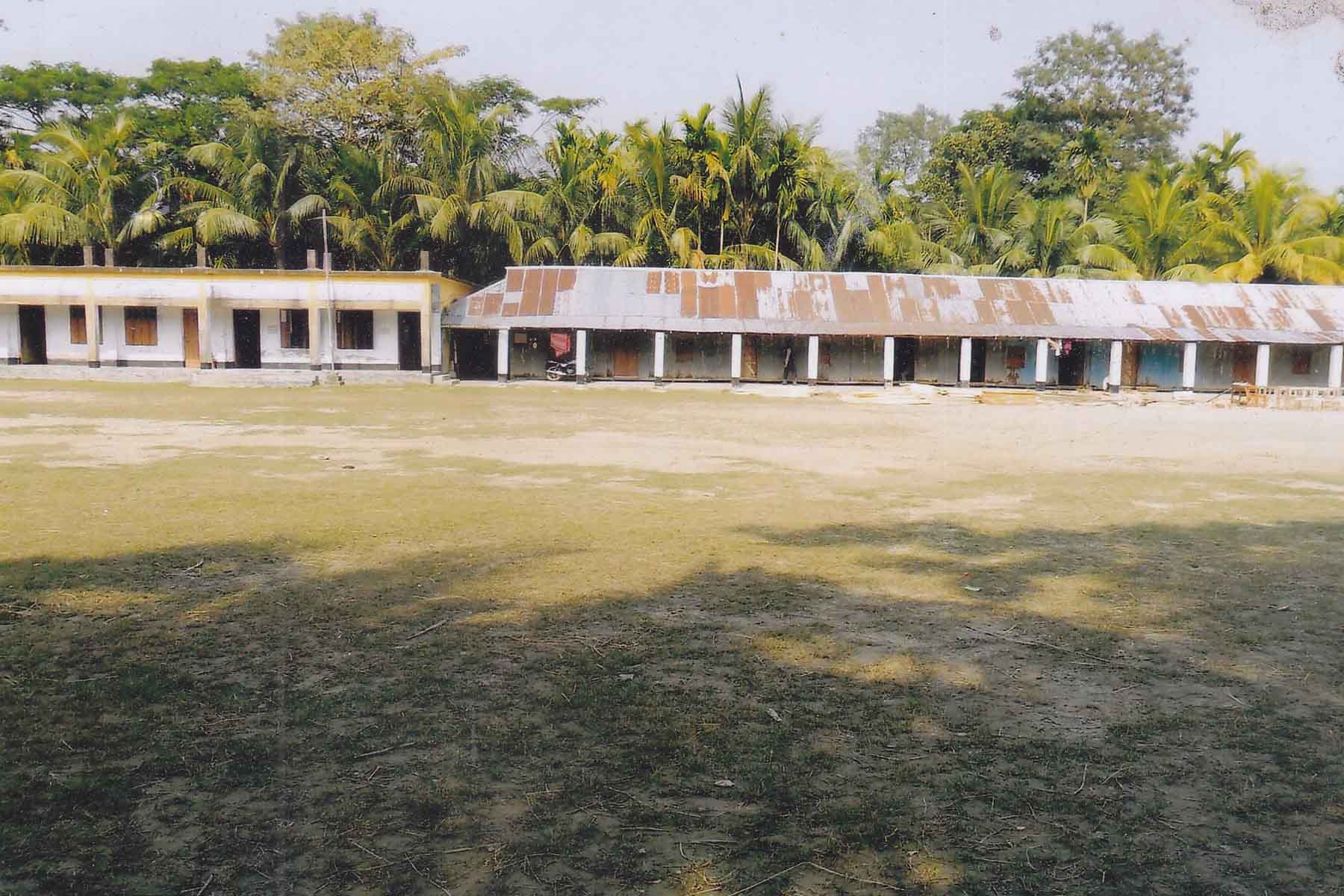 নাছের উচ্চ বিদ্যালয়