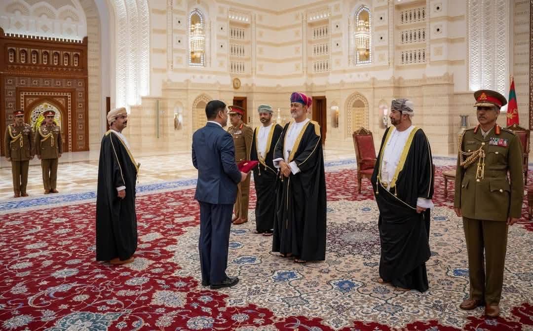 Ambassador of the People’s Republic of Bangladesh to the Sultanate of Oman presented his credentials to His Majesty on 09 April 2025