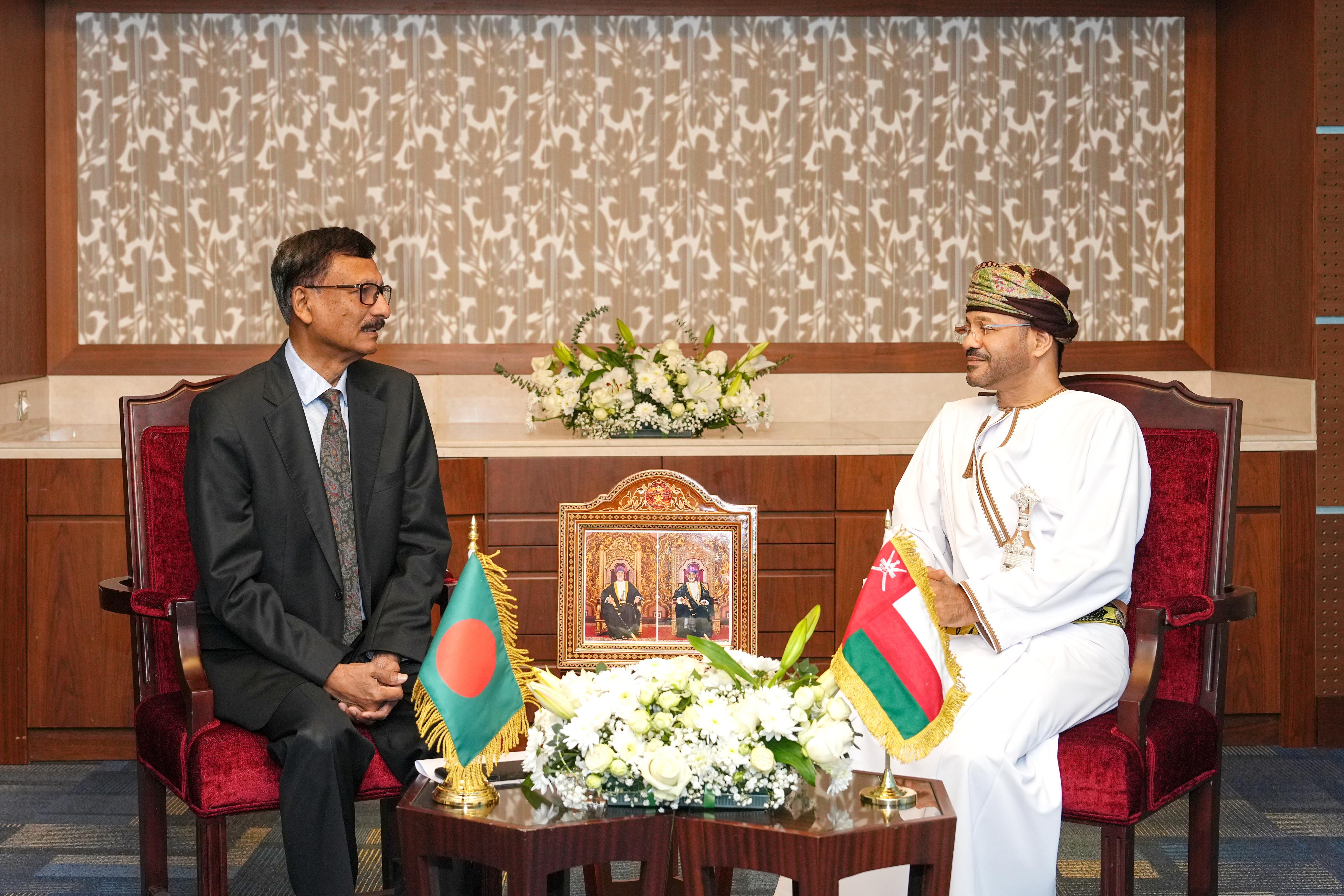Hon'ble Foreign Affairs Adviser H.E. Md. Touhid Hossain met with Hon’ble Foreign Minister of Oman H.E. Sayyid Badr Albusaidi on the sidelines of IOC