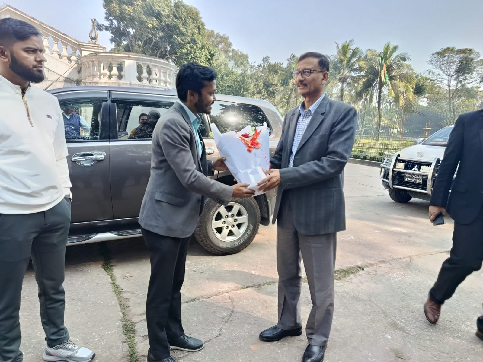 পররাষ্ট্র উপদেষ্টা জনাব মোহাম্মদ তৌহিদ হোসেন এর রংপুর জাদুঘর পরিদর্শন