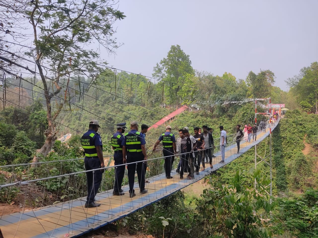 ঝুলন্ত ব্রিজ, গজনী অবকাশ কেন্দ্র, শেরপুর