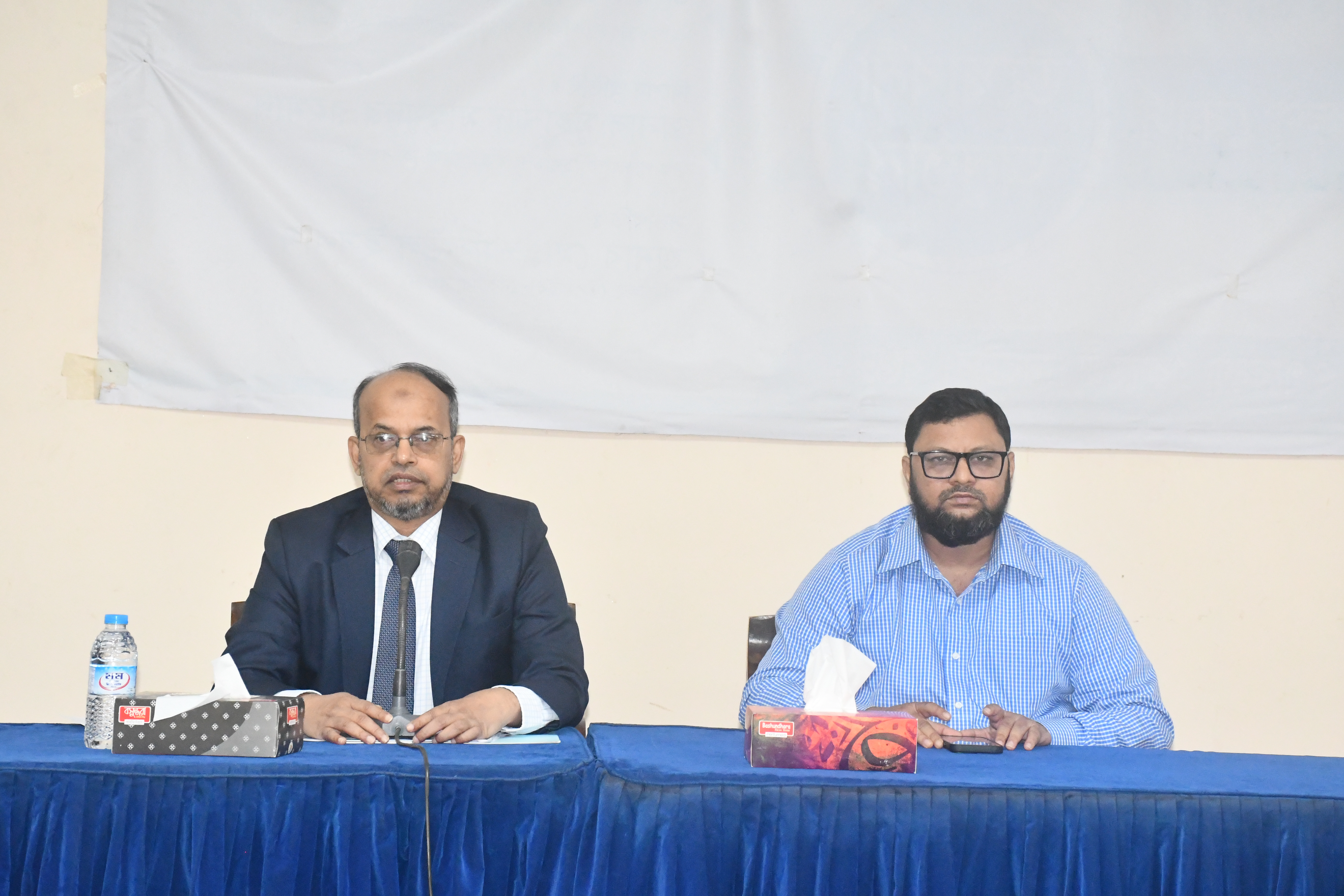 সম্মানিত সচিব স্যার এবং পরিচালক স্যার