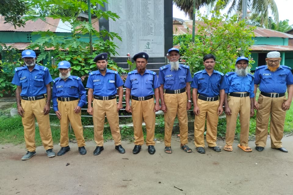 গ্রাম পুলিশ ও মহল্লাদার