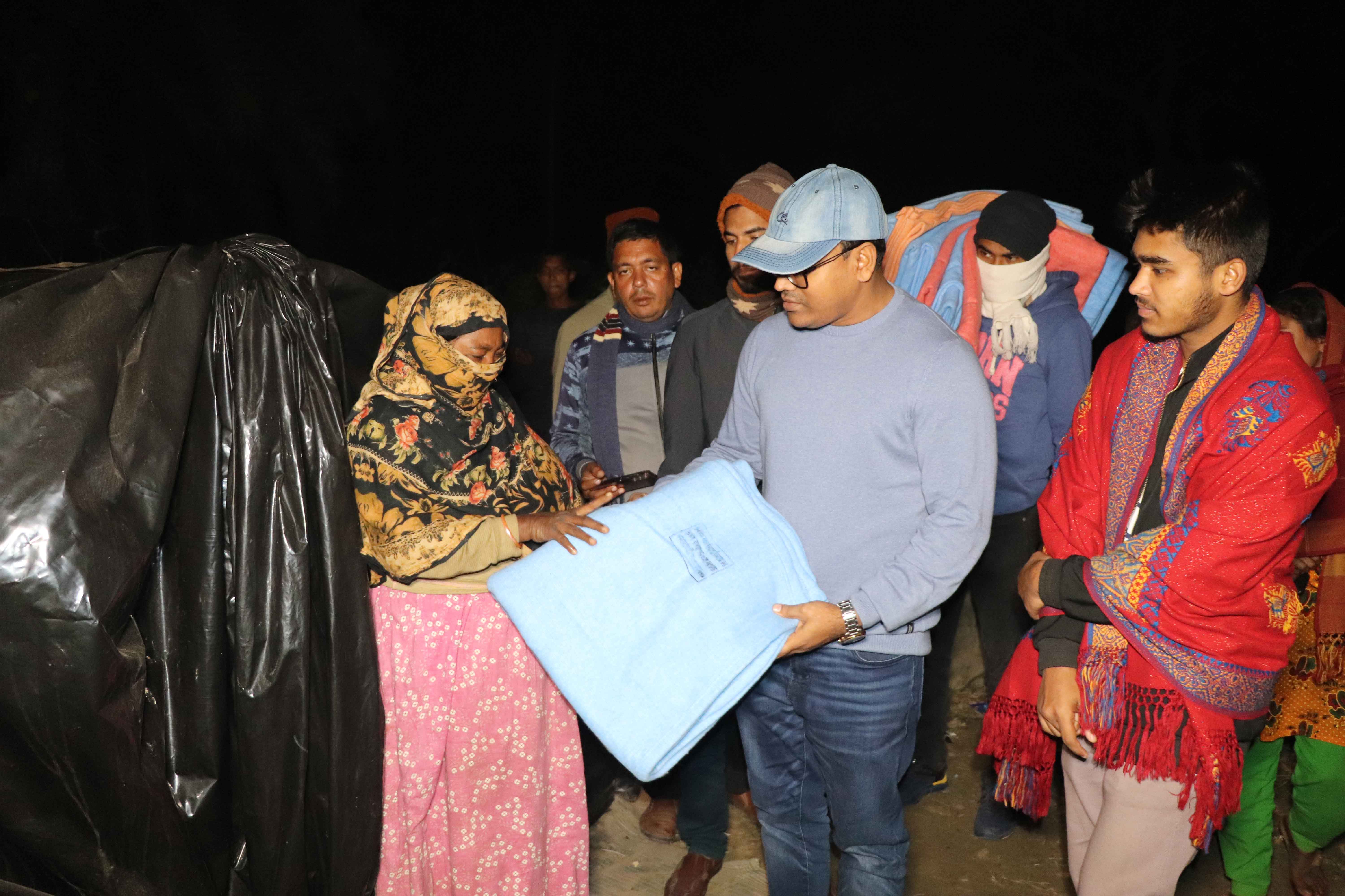 শীতবস্ত্র বিতরণ