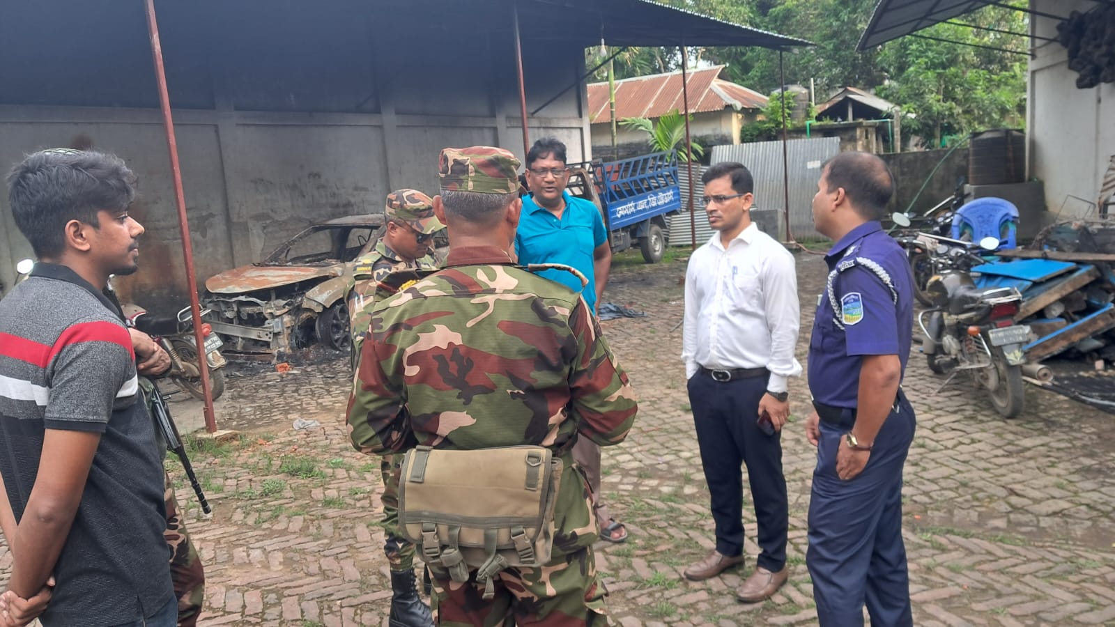 ০৫ই আগস্টে ক্ষতিগ্রস্থ প্রতিষ্ঠান পরিদর্শন