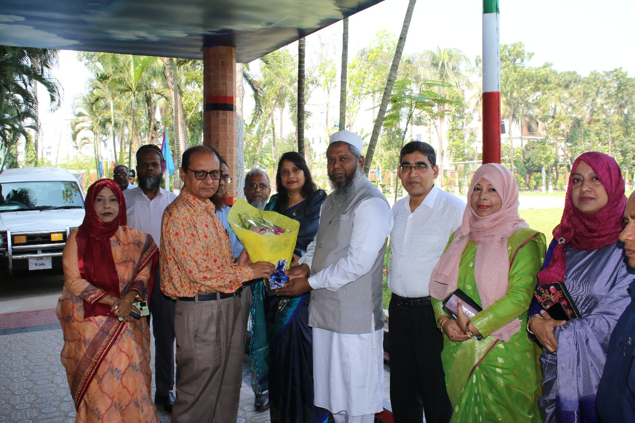 নবম গ্রেডের কর্মকর্তাগণের বুনিয়াদি প্রশিক্ষণ কোর্স ২০২৫ – এর উদ্বোধনী অনুষ্ঠান উপলক্ষ্যে প্রাথমিক ও গণশিক্ষা মন্ত্রণালয়ের মাননীয় উপদেষ্টা অধ্যাপক ডাঃ বিধান রঞ্জন রায় পোদ্দার এর আগমন ।