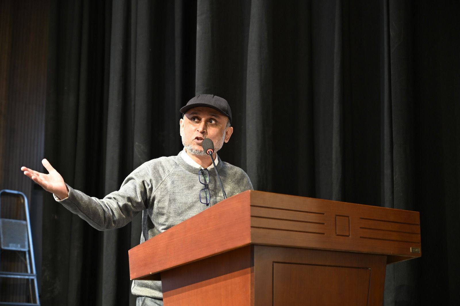 জনাব মোস্তফা সরয়ার ফারুকী, মাননীয় উপদেষ্টা, সংস্কৃতি বিষয়ক মন্ত্রণালয়