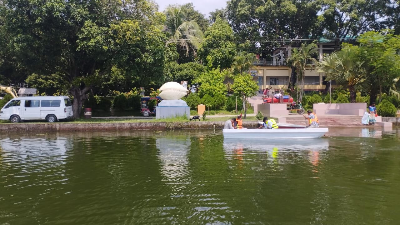 নীলসাগরের নয়নাভিরাম দৃশ্য