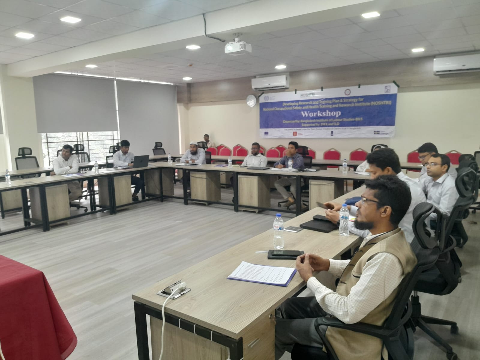 ওয়ার্কশপ চলাকালীন