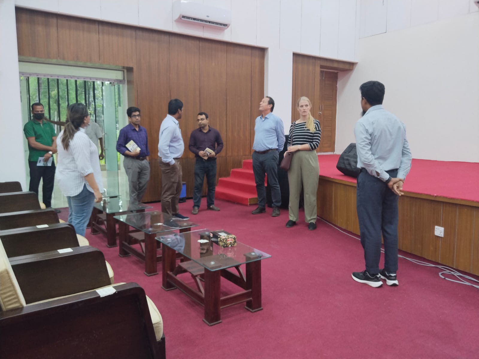 অডিটোরিয়াম পরিদর্শন