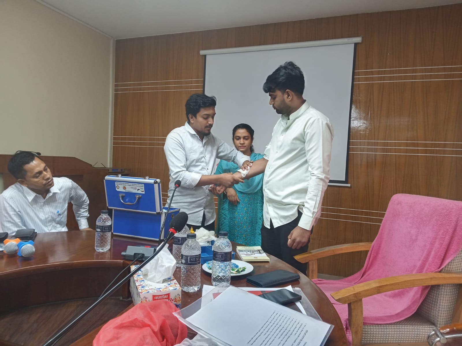 প্রাথমিক চিকিৎসা সেশন