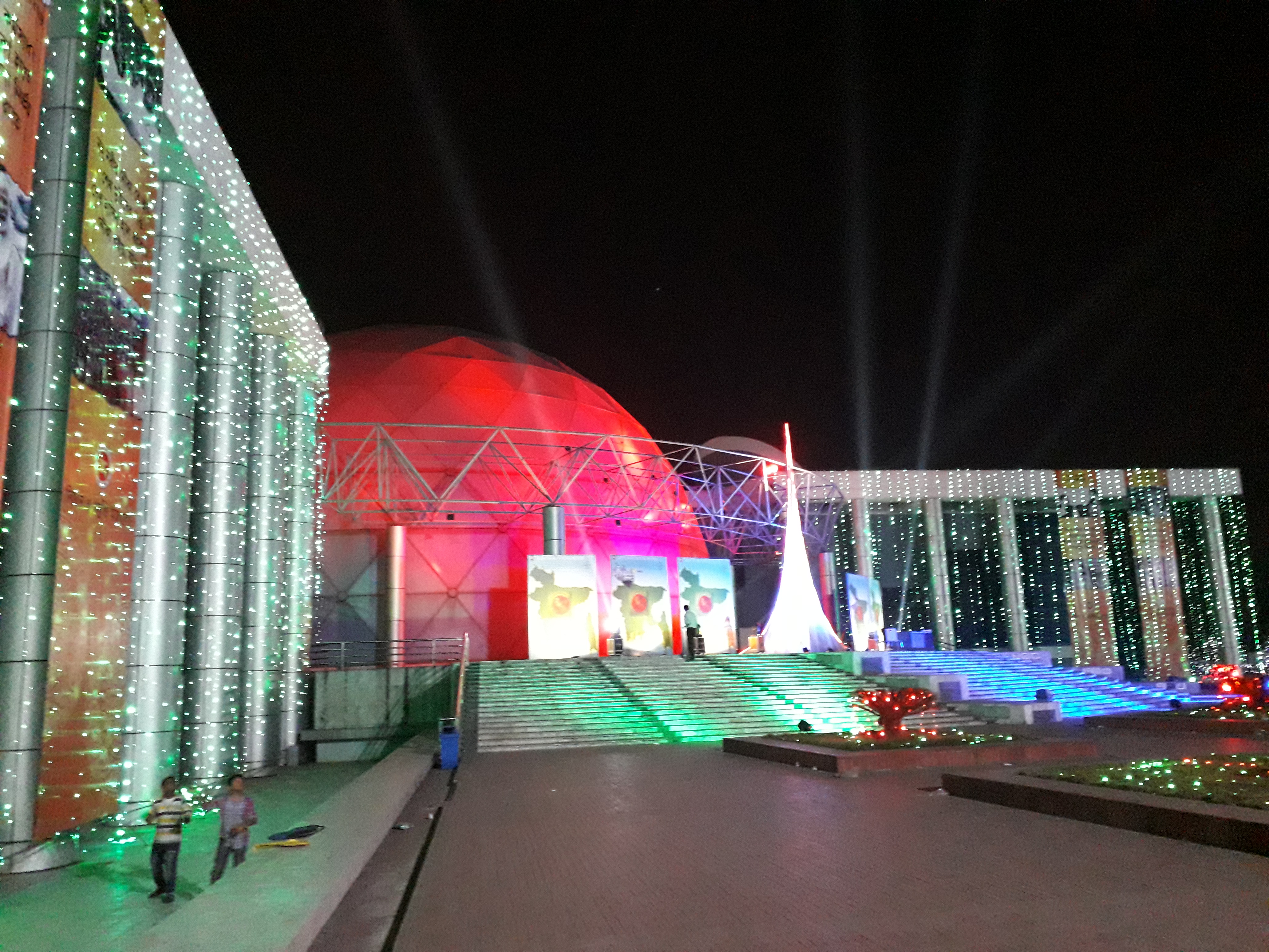 ১৬ ডিসেম্বর ২০১৮ আলোকসজ্বা