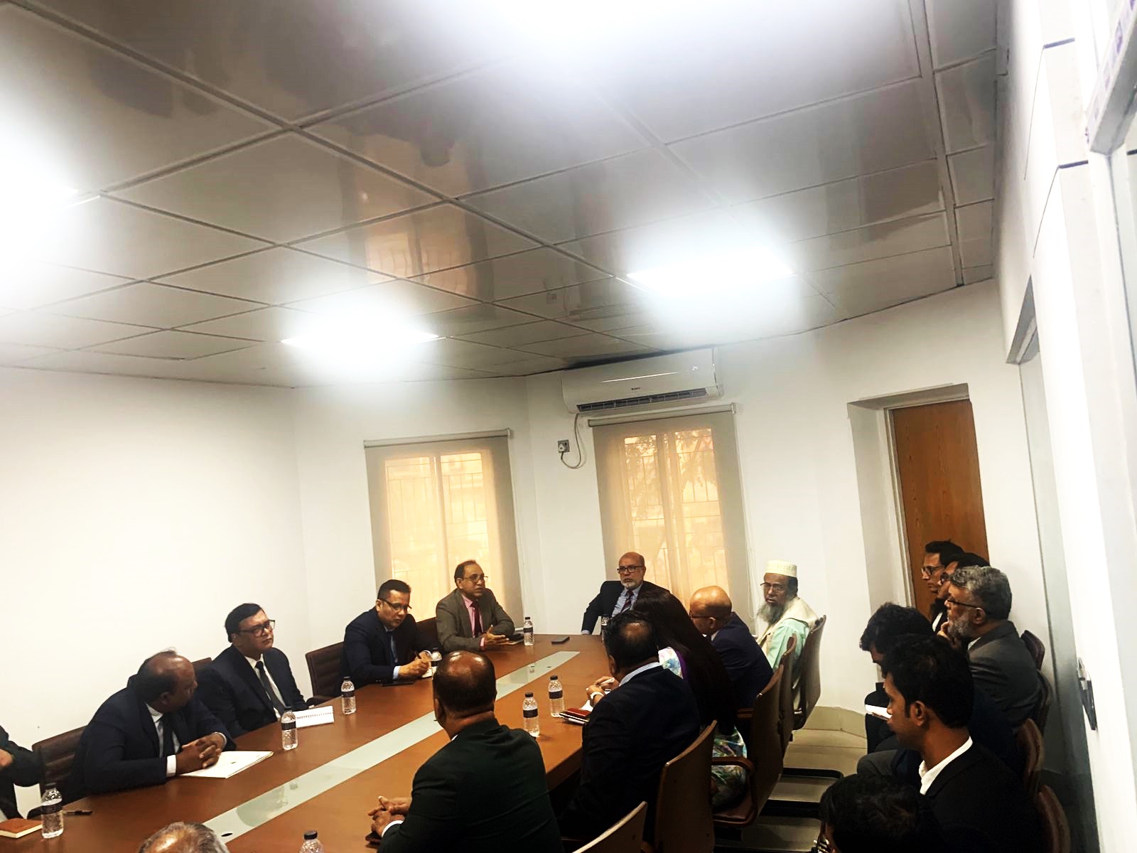 গত ২৯ জানুয়ারি ২০২৫, জাতীয় পেনশন কর্তৃপক্ষের নির্বাহী চেয়ারম্যান জনাব মোঃ মহিউদ্দীন খান এর সভাপতিত্বে জাতীয় পেনশন কর্তৃপক্ষের অধীনে সর্বজনীন পেনশন স্কিমসমূহের নিবন্ধন ও জমার অর্থ সংগ্রহের উদ্দেশ্যে আরো ৯ টি ব্যাংকের সাথে সমঝোতা স্মারক (MoU) স্বাক্ষর সম্পর্কিত একটি সভা অনুষ্ঠিত হয়। উক্ত সভায় ৯টি ব্যাংকের ম্যানেজমেন্ট এবং আইটি উপস্থিত ছিলেন।