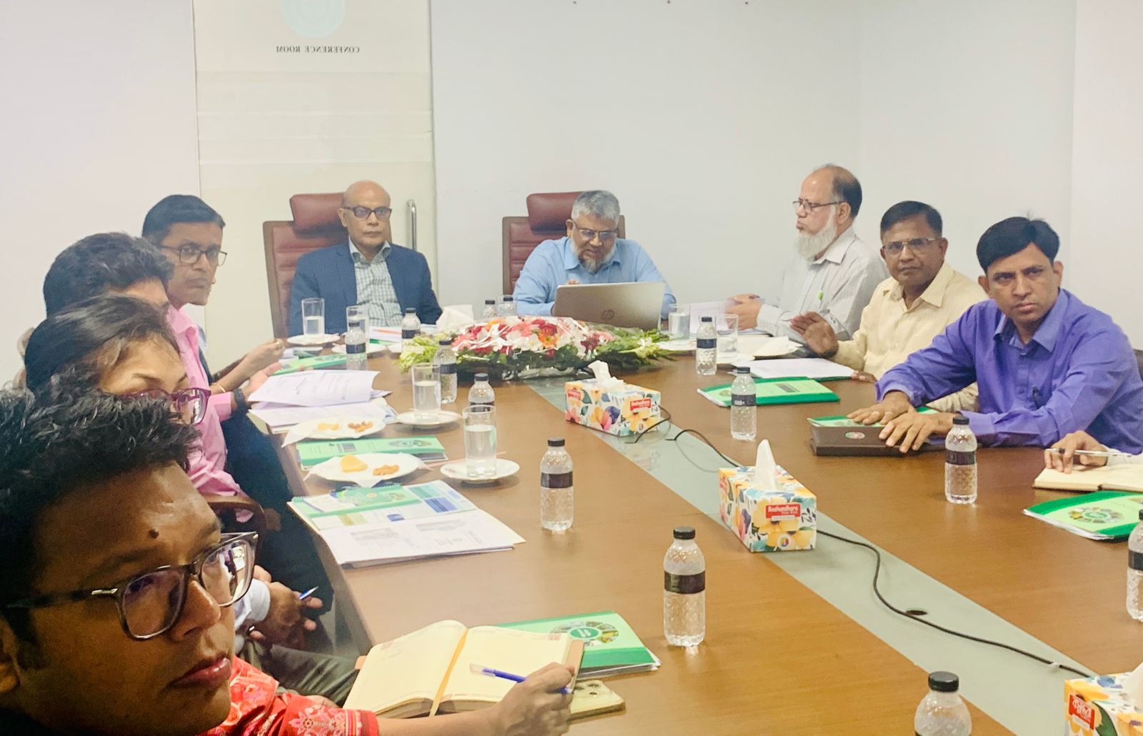 জাতীয় পেনশন কর্তৃপক্ষের সক্ষমতা ও সম্ভাবনা শীর্ষক কর্মশালা ৯ মে ২০২৬ তারিখে অনুষ্ঠিত হয়। প্রধান অতিথি ছিলেন অর্থ সচিব ড. মোঃ খায়েরুজ্জামান মজুমদার এবং সভাপতিত্ব করেন জাতীয় পেনশন কর্তৃপক্ষের নির্বাহী চেয়ারম্যান ড. মোঃ সুরাতুজ্জামান।