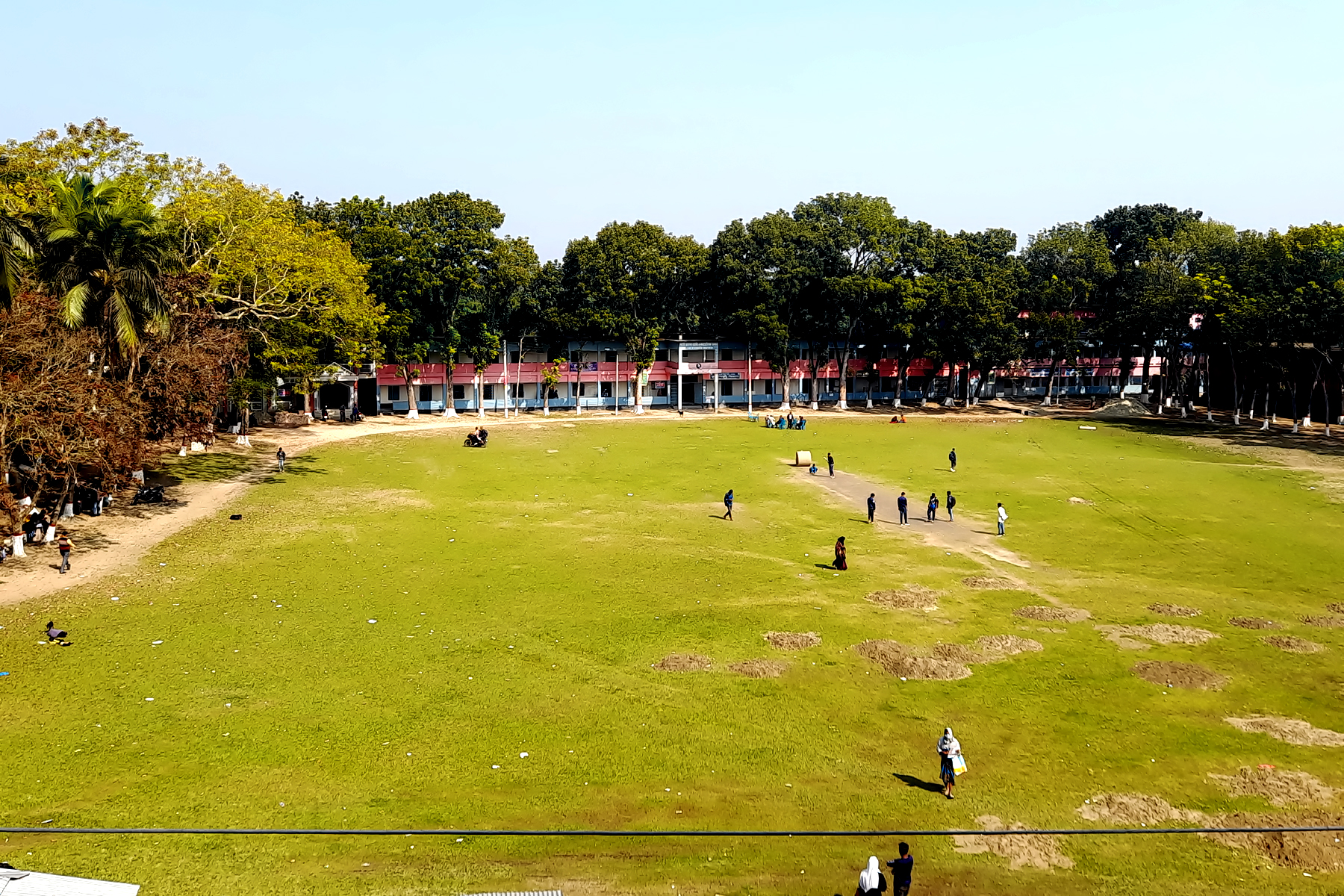 কলেজ মাঠ