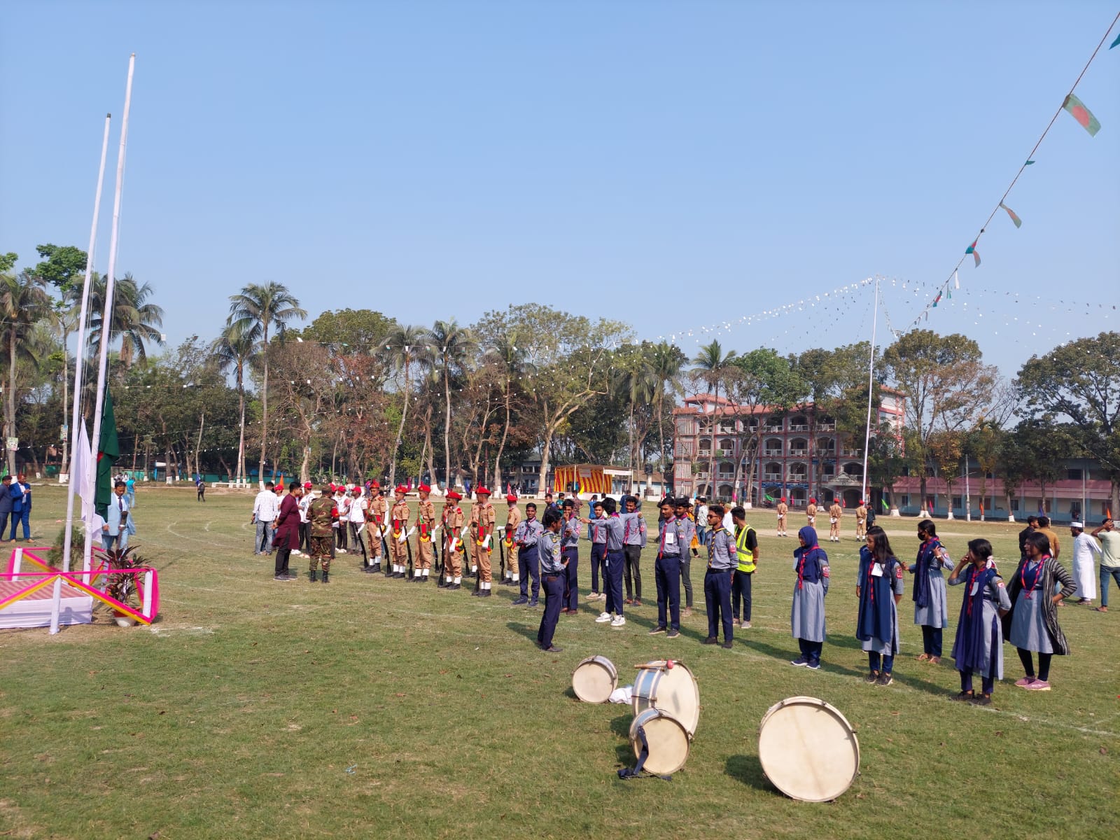 বিএনসিসি ও রোভার