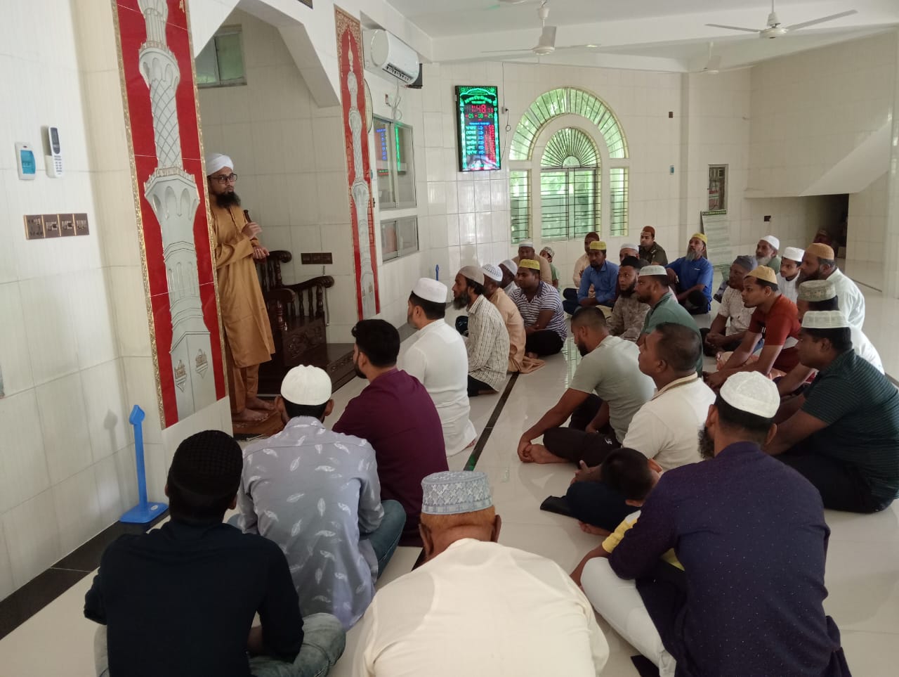 জুলাই গণঅভ্যুত্থান দিবস-২০২৫ উপলক্ষে জুলাই শহিদদের স্মরণে চাঁপাইনবাবগঞ্জ পবিসের জামে মসজিদে মোনাজাত ও প্রার্থনার আয়োজন করা হয়।