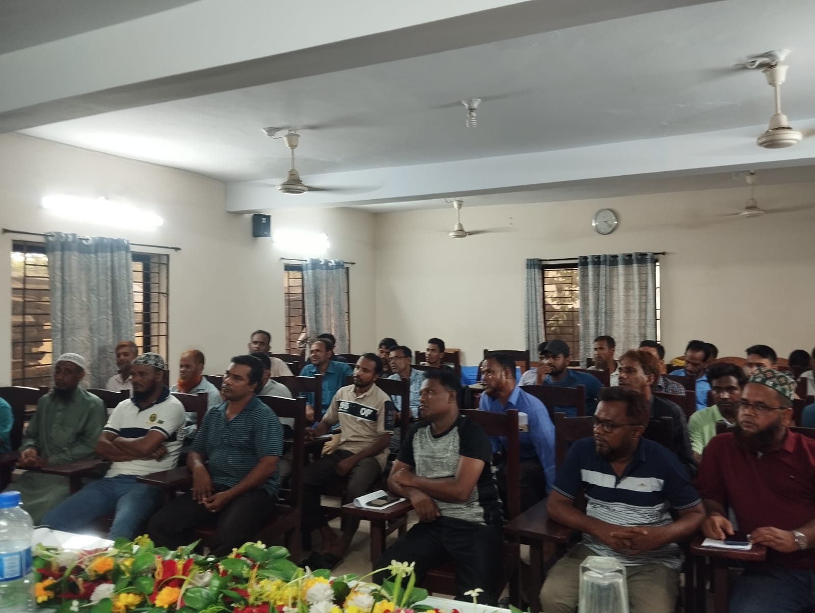 অদ্য ২১/০৫/২০২৫ খ্রিস্টাব্দ তারিখ বিকেল ৫:০০ ঘটিকায় অত্র নোয়াখালী পবিসের সদর দপ্তর, জোনাল ও সাব-জোনাল অফিসসমূহে অনুষ্ঠিত স্টাফ সভার স্থিরচিত্র।