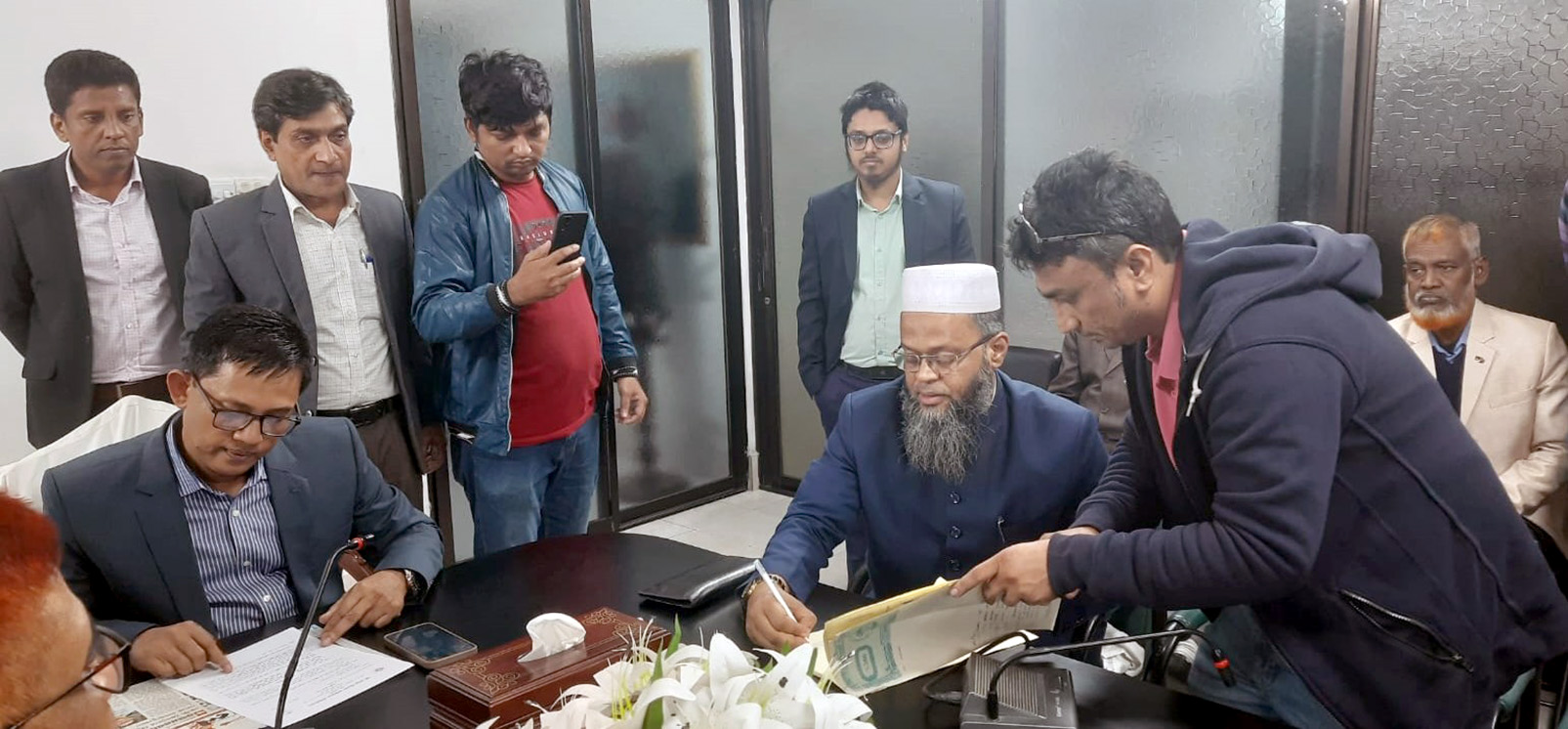 পিডিবিএফ-এর প্রধান কার্যালয়ের জমিসহ ভবন ক্রয়ের দলিল স্বাক্ষর অনুষ্ঠানের স্থিরচিত্র।