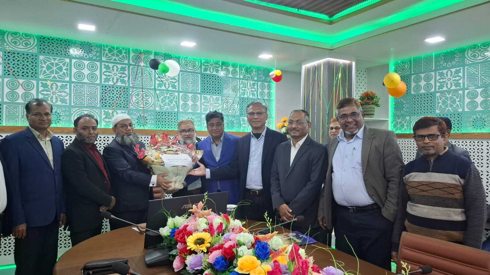 ব্যবস্থাপনা পরিচালক এস. এম. তারিকুল ইসলাম মহোদয়কে কে বরণ