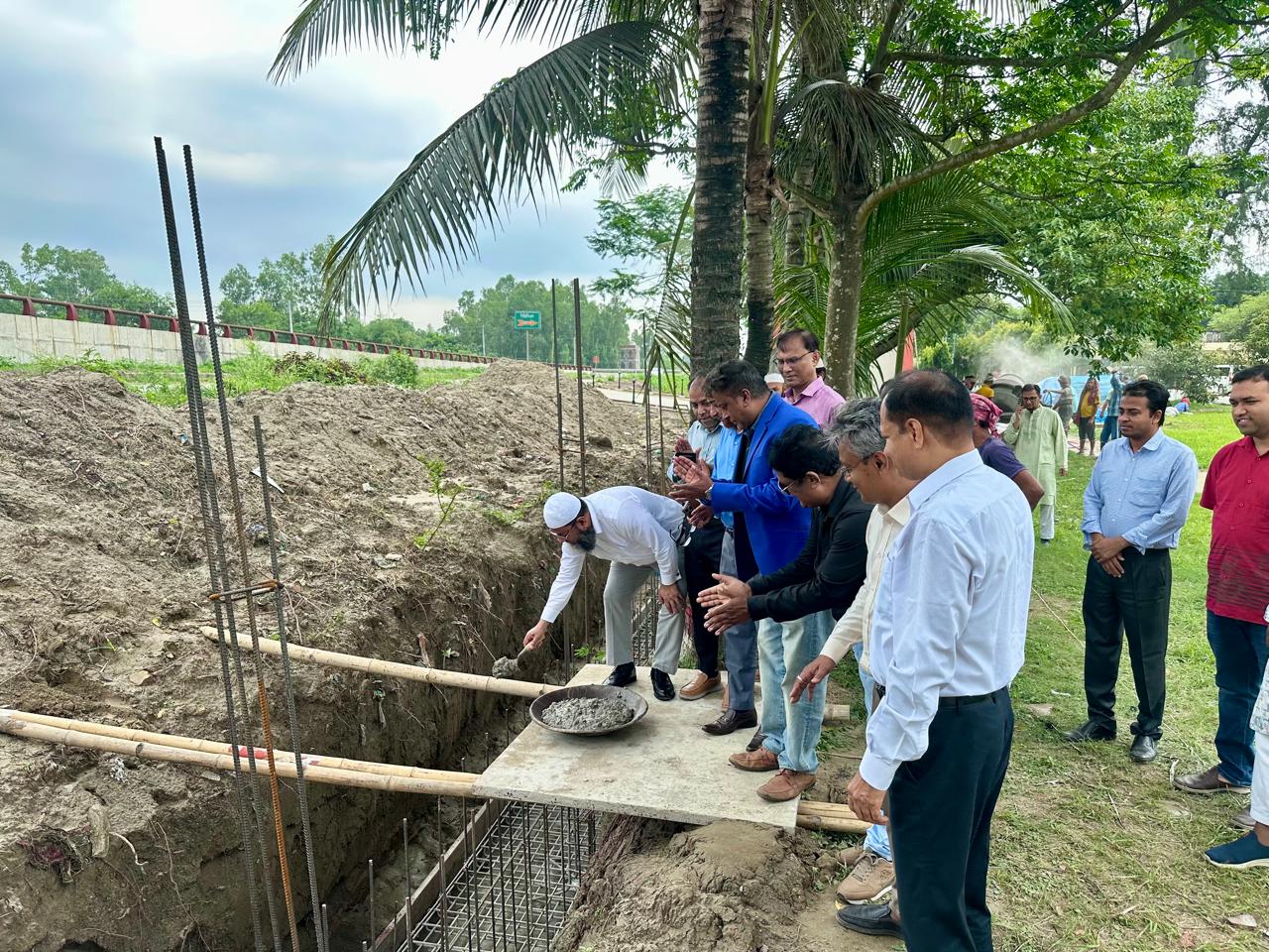 প্রধান কার্যালয়ের বাউন্ডারী ওয়াল নির্মাণ কাজের উদ্বোধন।