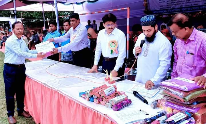 পুরস্কার গ্রহণ