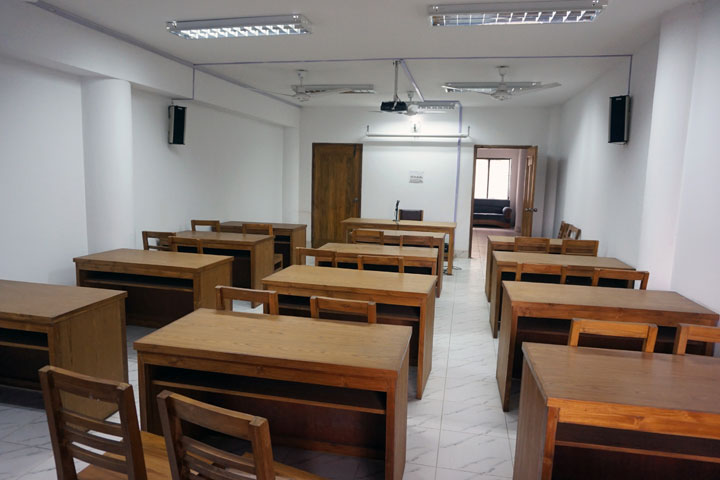 ছোট ক্লাস রুম