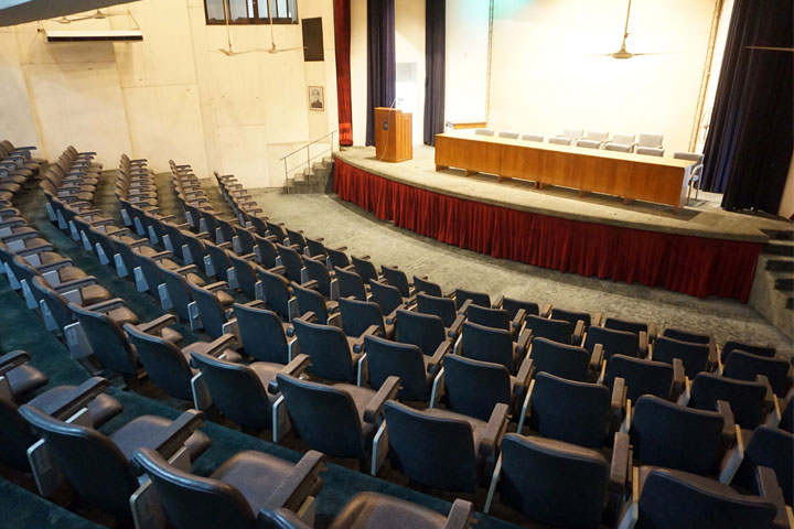 অডিটোরিয়াম