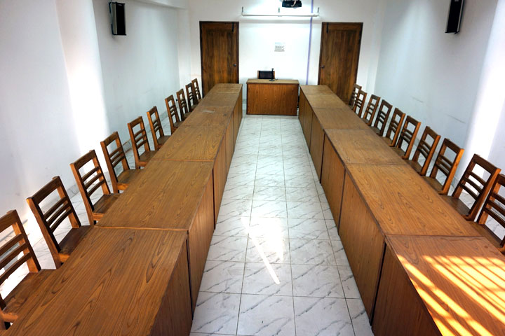 ছোট সেমিনার কক্ষ