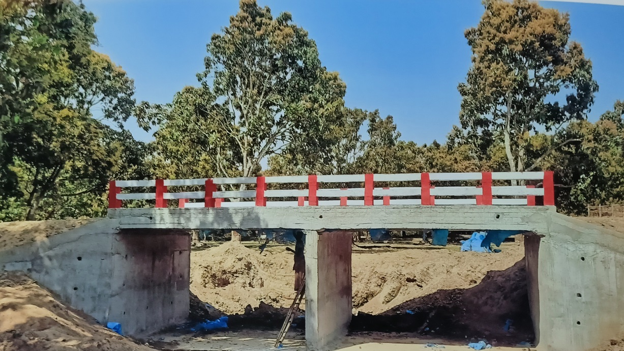 গ্রামীণ মাটির রাস্তা ব্রীজ নির্মাণ