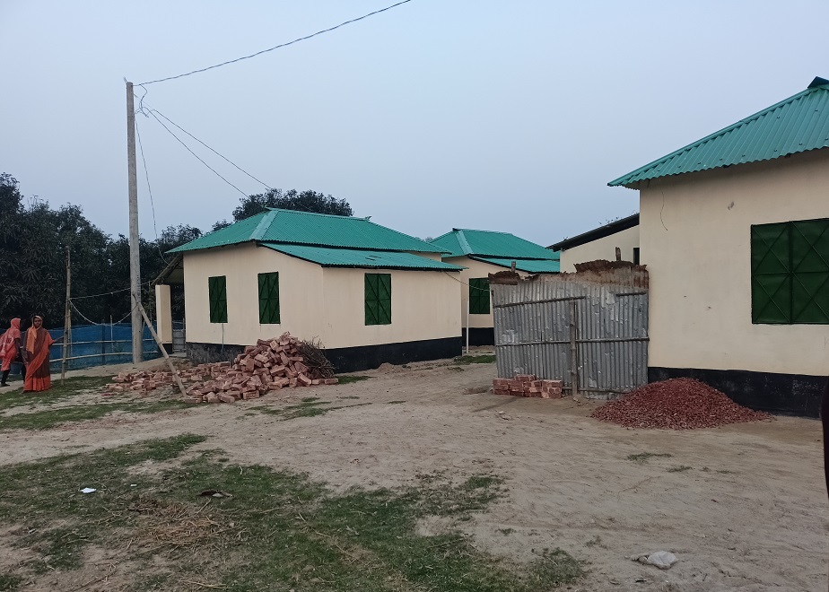 দুর্যোগ সহনীয় বাসগৃহ নির্মাণ (Mujib Polli)