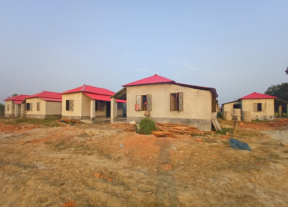 দুর্যোগ সহনীয় বাসগৃহ নির্মাণ(Bholahat)