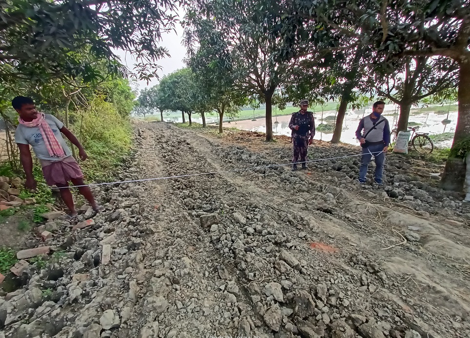 গ্রামীণ মাটির রাস্তা এইচবিবি করণ