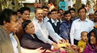 আগুনে ক্ষতিগ্রস্থদের সাহয্য প্রদান