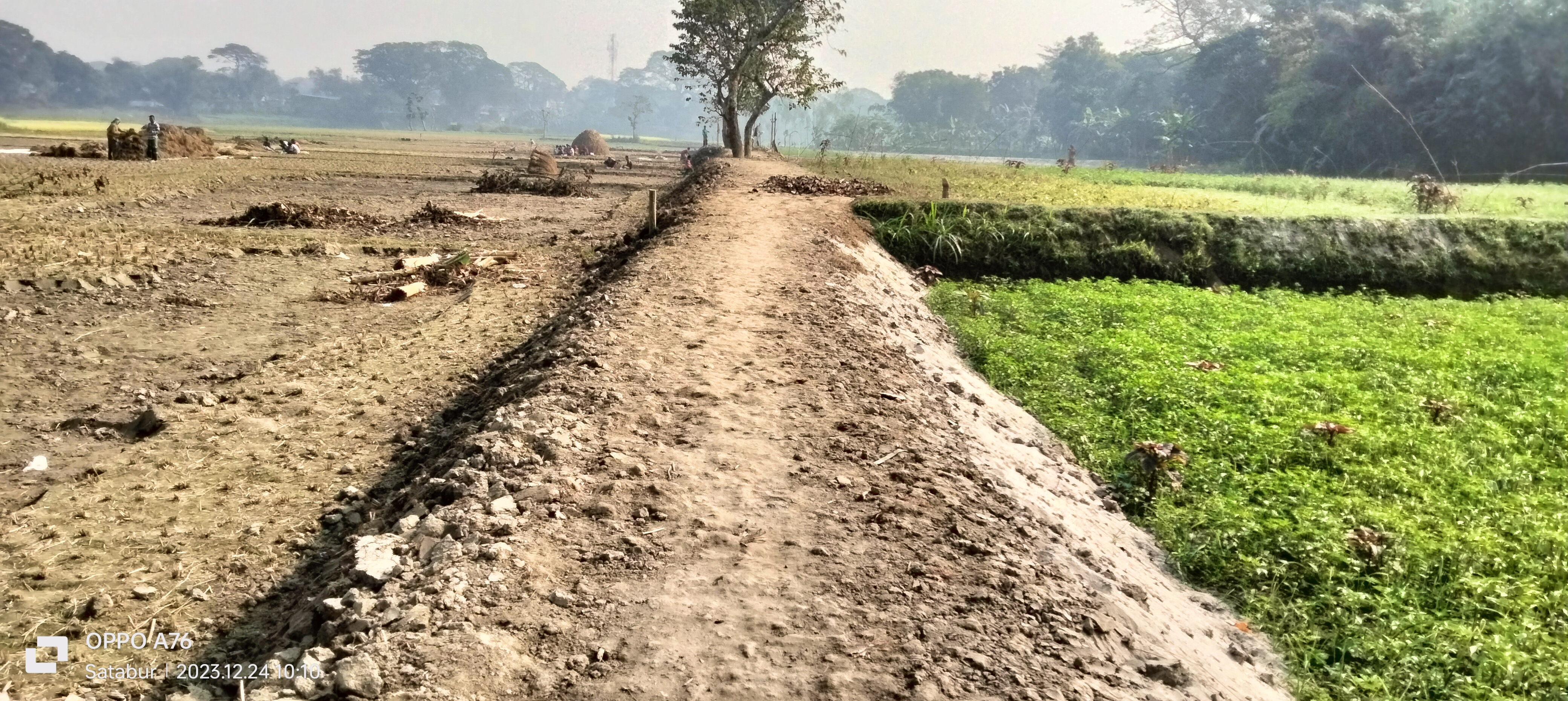 গ্রামীন অবকাঠামো রক্ষনাবেক্ষন/সংস্কার এর আওতায় মেরামতকৃত রাস্তা।